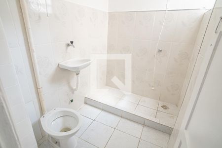 Banheiro de kitnet/studio para alugar com 1 quarto, 40m² em Glória, Rio de Janeiro