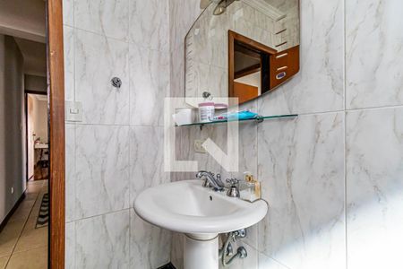 Casa para alugar com 450m², 4 quartos e 4 vagasBanheiro social