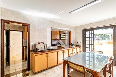 Casa para alugar com 450m², 4 quartos e 4 vagasCozinha