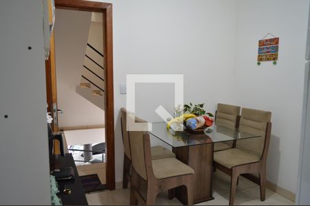 Sala de apartamento à venda com 3 quartos, 60m² em Chácara Contagem, Contagem