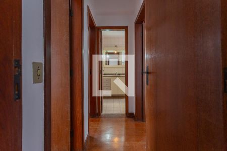 Corredor de apartamento à venda com 3 quartos, 70m² em Santa Efigênia, Belo Horizonte