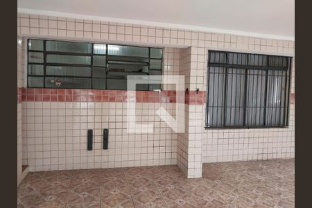 Casa à venda com 212m², 2 quartos e 2 vagas