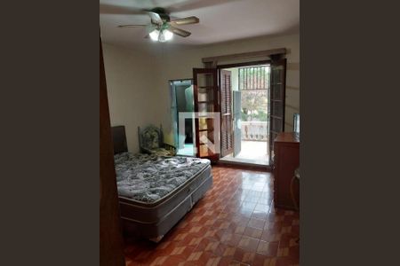 Casa à venda com 212m², 2 quartos e 2 vagas