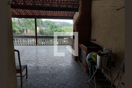 Casa à venda com 212m², 2 quartos e 2 vagas