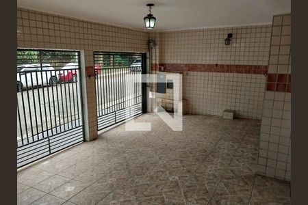 Casa à venda com 212m², 2 quartos e 2 vagas