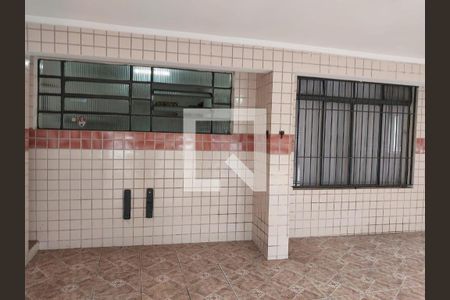 Casa à venda com 212m², 2 quartos e 2 vagas