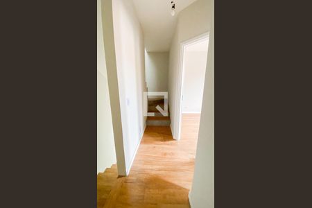 Casa de condomínio à venda com 100m², 2 quartos e 2 vagasCorredor