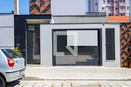 Casa à venda com 99m², 2 quartos e 2 vagasFachada