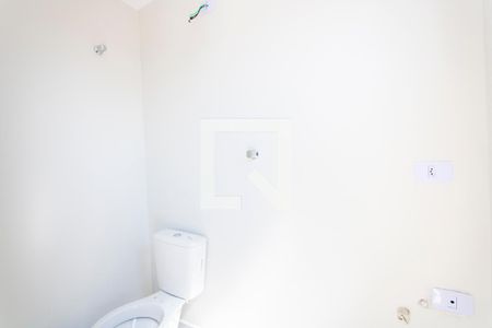 Casa à venda com 100m², 2 quartos e 2 vagasBanheiro de serviço