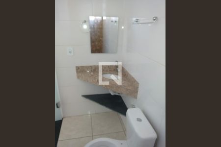 Banheiro de apartamento à venda com 2 quartos, 60m² em Chácara Contagem, Contagem