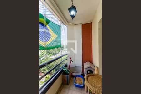 Sacada da sala de apartamento à venda com 3 quartos, 76m² em Jardim Íris, São Paulo