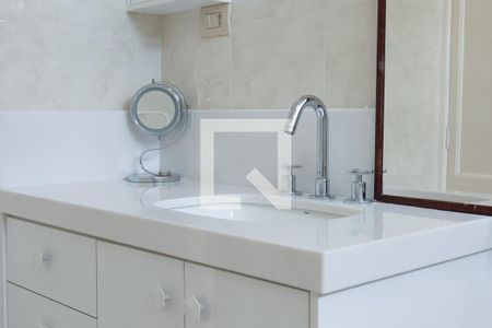 Apartamento à venda com 105m², 2 quartos e 2 vagas Apartamento à venda com 105m², 2 quartos e 2 vagasBanheiro Quarto 2 - Suíte