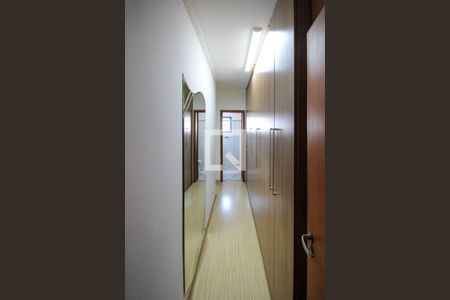 Apartamento à venda com 125m², 4 quartos e 3 vagasCorredor dos QuartosCloset da suíte