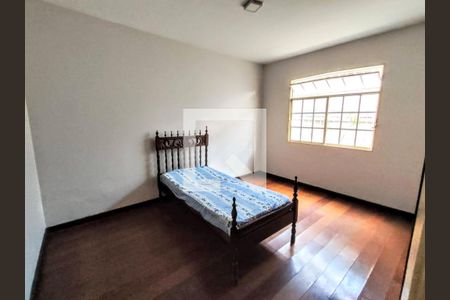 Casa à venda com 455m², 7 quartos e 2 vagas Casa à venda com 455m², 7 quartos e 2 vagasQuarto de Serviço