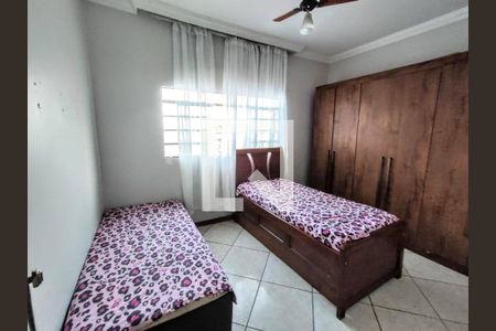 Casa à venda com 455m², 7 quartos e 2 vagas Casa à venda com 455m², 7 quartos e 2 vagasQuarto 1