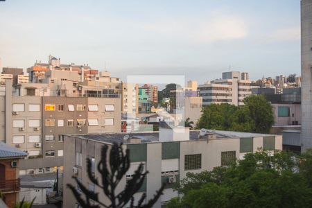 Vista da sala de apartamento à venda com 3 quartos, 112m² em Menino Deus, Porto Alegre