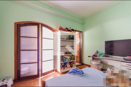 Casa à venda com 220m², 3 quartos e 3 vagasSuíte