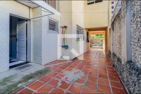 Casa à venda com 220m², 3 quartos e 3 vagasQuintal