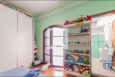 Casa à venda com 220m², 3 quartos e 3 vagasSuíte