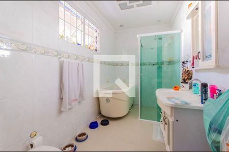 Casa à venda com 220m², 3 quartos e 3 vagasBanheiro da Suíte