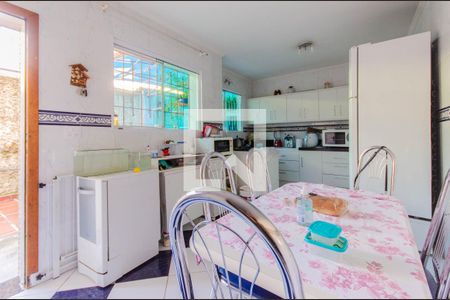 Casa à venda com 220m², 3 quartos e 3 vagasCozinha