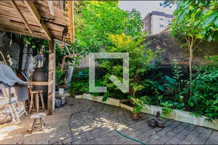 Casa à venda com 220m², 3 quartos e 3 vagasQuintal