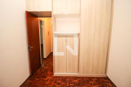 Quarto 1 de apartamento para alugar com 2 quartos, 45m² em Sagrada Família, Belo Horizonte
