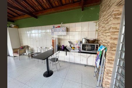 Casa à venda com 250m², 6 quartos e 2 vagasÁrea gourmet