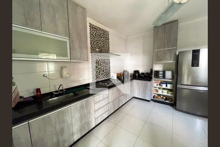 Casa à venda com 250m², 6 quartos e 2 vagasCozinha