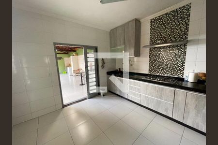 Casa à venda com 250m², 6 quartos e 2 vagasCozinha