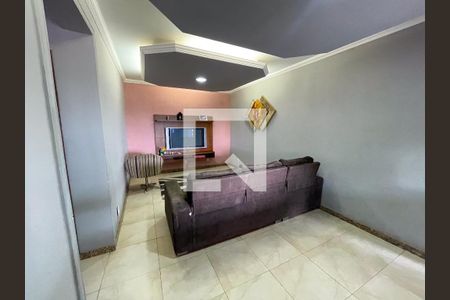 Casa à venda com 250m², 6 quartos e 2 vagasSala de TV