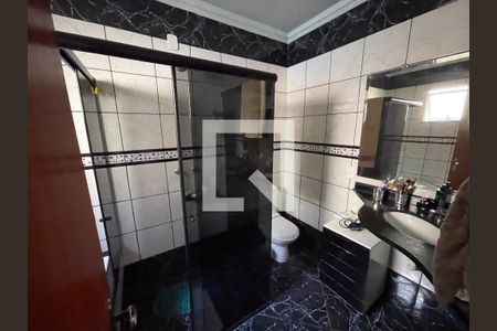 Casa à venda com 250m², 6 quartos e 2 vagasBanheiro da Suíte