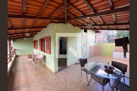 Casa à venda com 250m², 6 quartos e 2 vagasvaranda superior