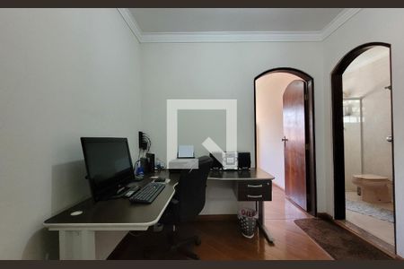 Corredor de casa à venda com 4 quartos, 110m² em Vila Cecília Maria, Santo André