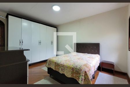 Quarto de casa à venda com 4 quartos, 110m² em Vila Cecília Maria, Santo André