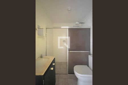 Banheiro de apartamento à venda com 1 quarto, 50m² em Rubem Berta, Porto Alegre