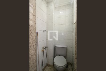 Apartamento para alugar com 70m², 2 quartos e sem vagaBanheiro da Área de serviço