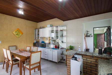 Casa à venda com 299m², 2 quartos e 2 vagasCozinha