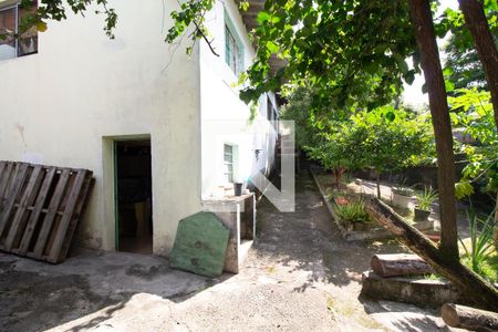 Casa à venda com 299m², 2 quartos e 2 vagasQuintal