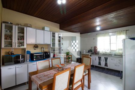 Casa à venda com 299m², 2 quartos e 2 vagasCozinha