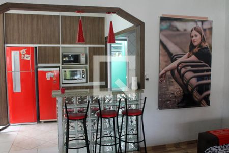 Sala de casa à venda com 3 quartos, 178m² em Feitoria Seller, São Leopoldo