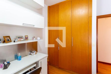 Quarto 1 de apartamento para alugar com 3 quartos, 125m² em Belvedere, Belo Horizonte