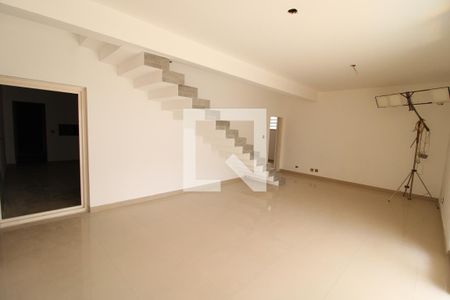 Sala de casa à venda com 6 quartos, 450m² em Vila Paulicéia, São Paulo