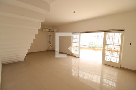 Sala de casa à venda com 6 quartos, 450m² em Vila Paulicéia, São Paulo