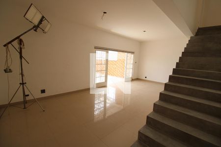 Sala de casa à venda com 6 quartos, 450m² em Vila Paulicéia, São Paulo