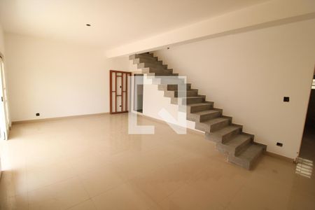 Sala de casa à venda com 6 quartos, 450m² em Vila Paulicéia, São Paulo