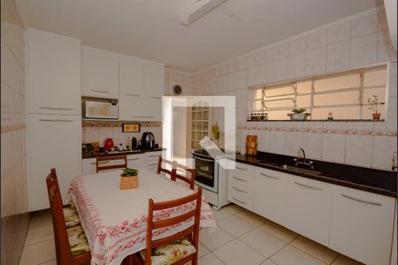 Casa à venda com 240m², 3 quartos e 2 vagasCozinha