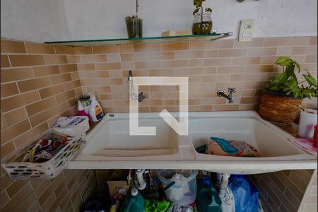 Casa à venda com 240m², 3 quartos e 2 vagasSacada Quarto 1