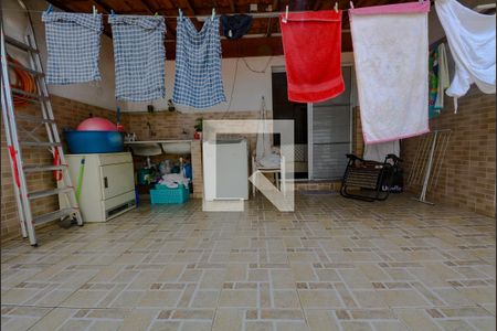 Casa à venda com 240m², 3 quartos e 2 vagasSacada Quarto 1