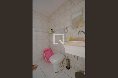 Casa à venda com 240m², 3 quartos e 2 vagasBanheiro de Serviço